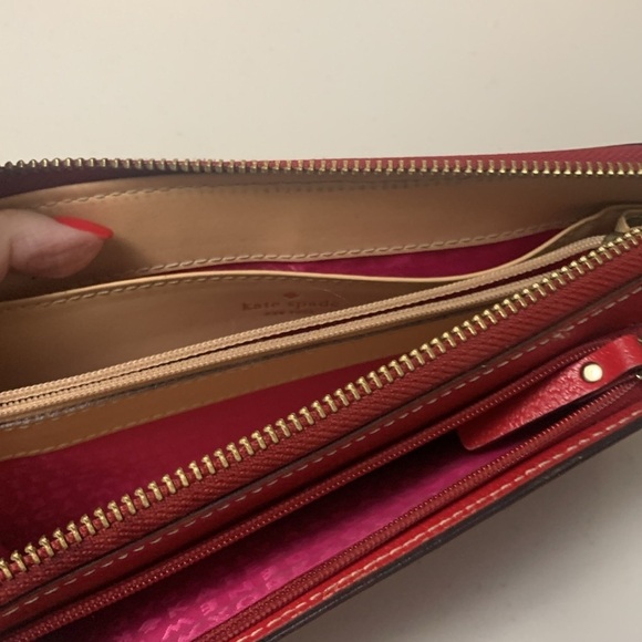 ♠️ Kate Spade Red Leather Wristlet / Wallet Lots of compartmentss fits iPhone ♠